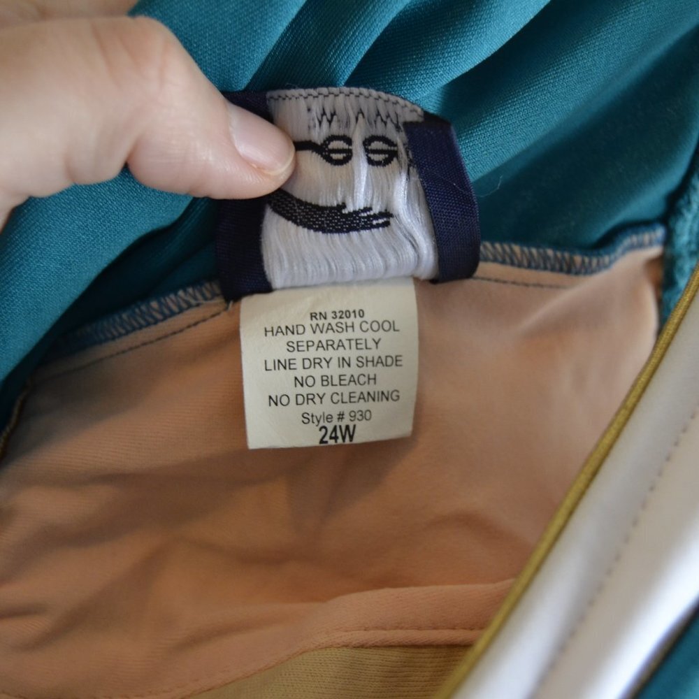 CEEB Retro Blue, White and Gold V Neck Thick Strap One Piece Swimsuit Size 24W - Picture 8 of 9